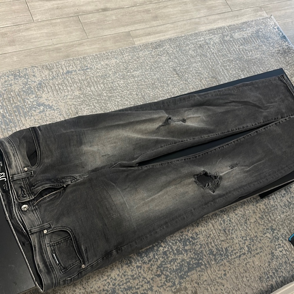 Armani Exchange - slim - size 31 - black ripped jeans